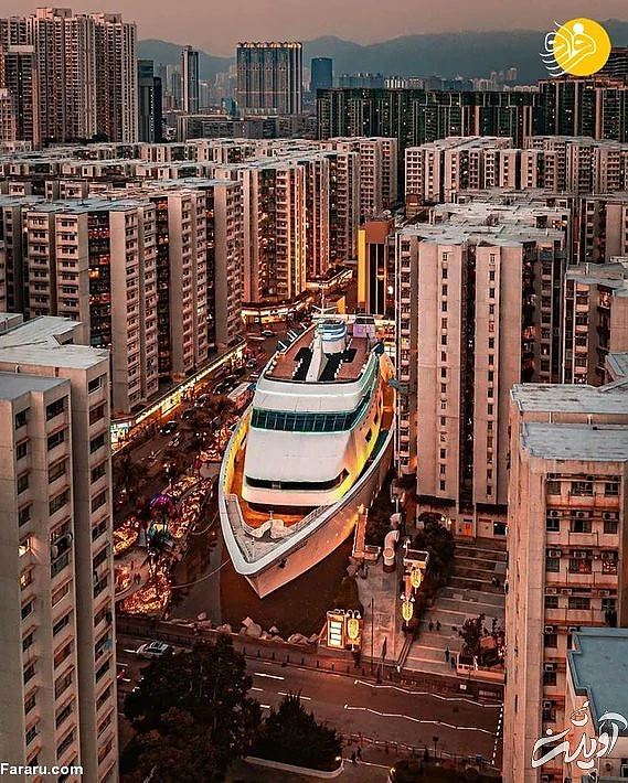 مرکز خرید قایق شکل در هنگ کنگ